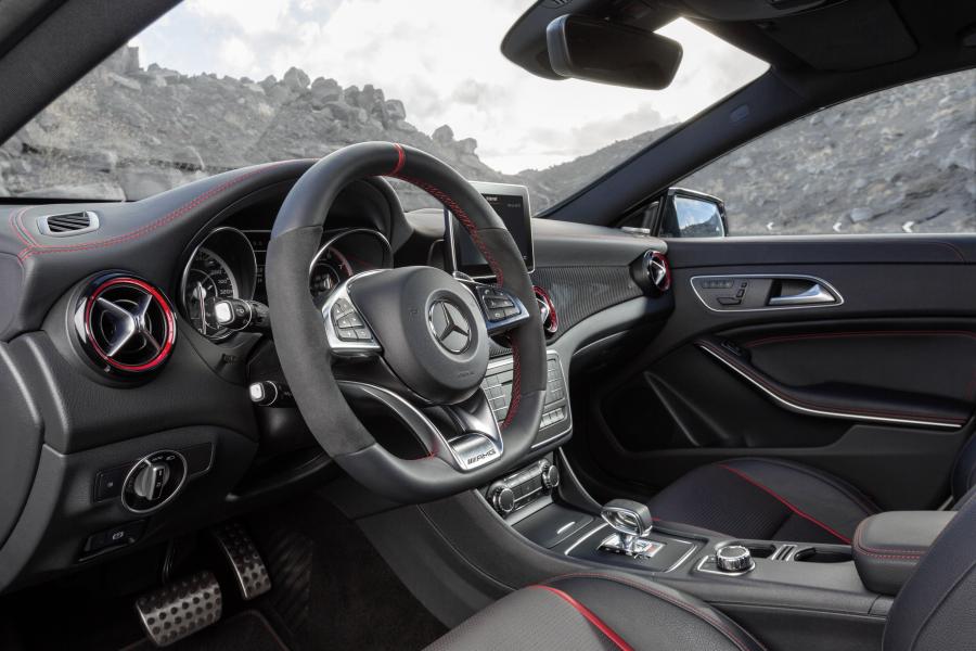  Mercedes-AMG CLA45 Shooting Brake 2015 года  (фото 6 из 32)